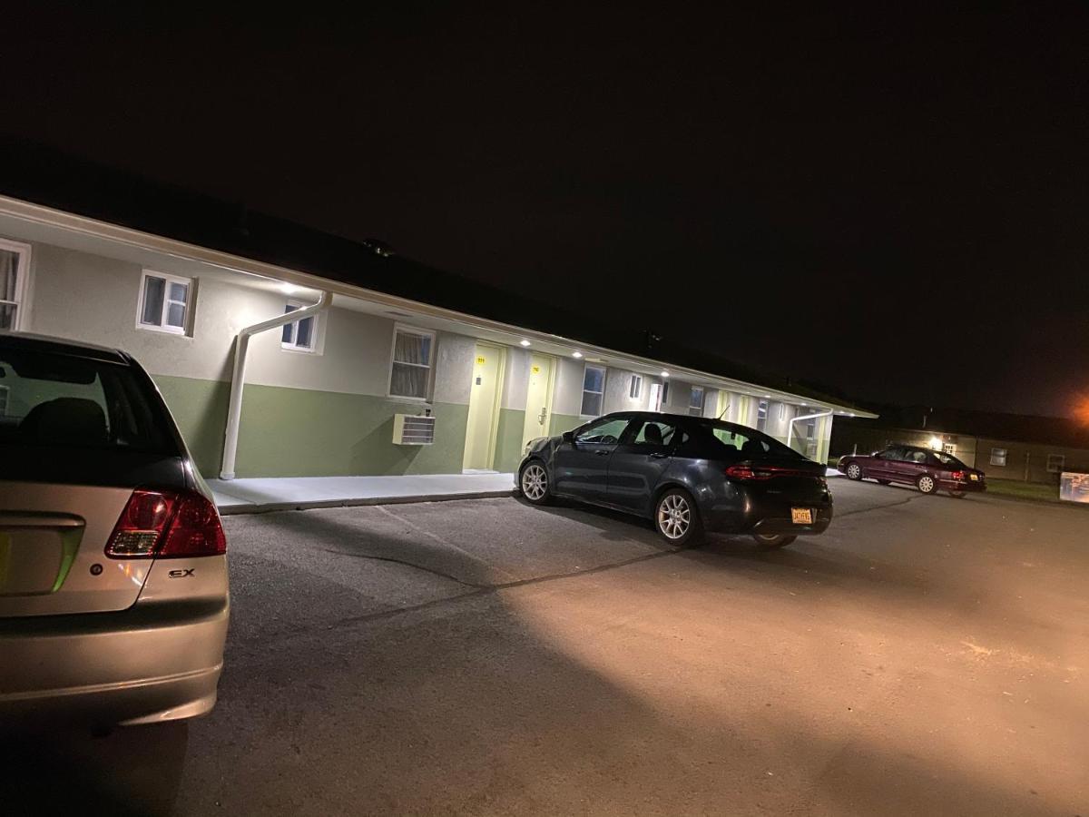 Red Carpet Inn & Suites Wrightstown Экстерьер фото