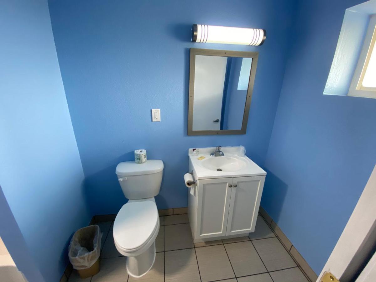 Red Carpet Inn & Suites Wrightstown Экстерьер фото