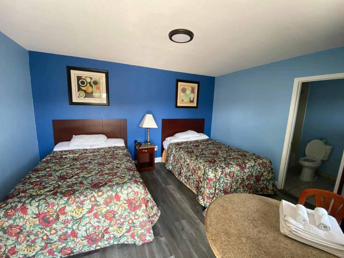 Red Carpet Inn & Suites Wrightstown Экстерьер фото