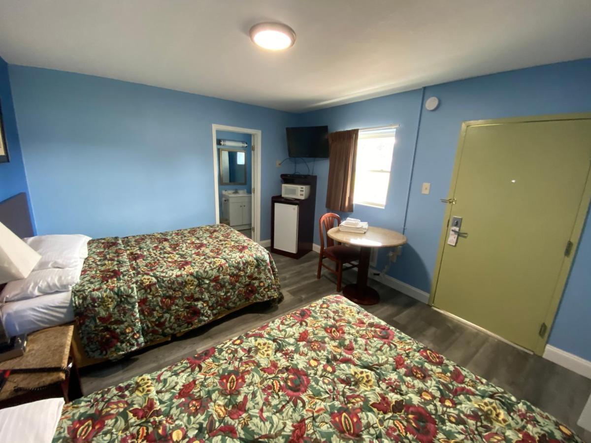 Red Carpet Inn & Suites Wrightstown Экстерьер фото
