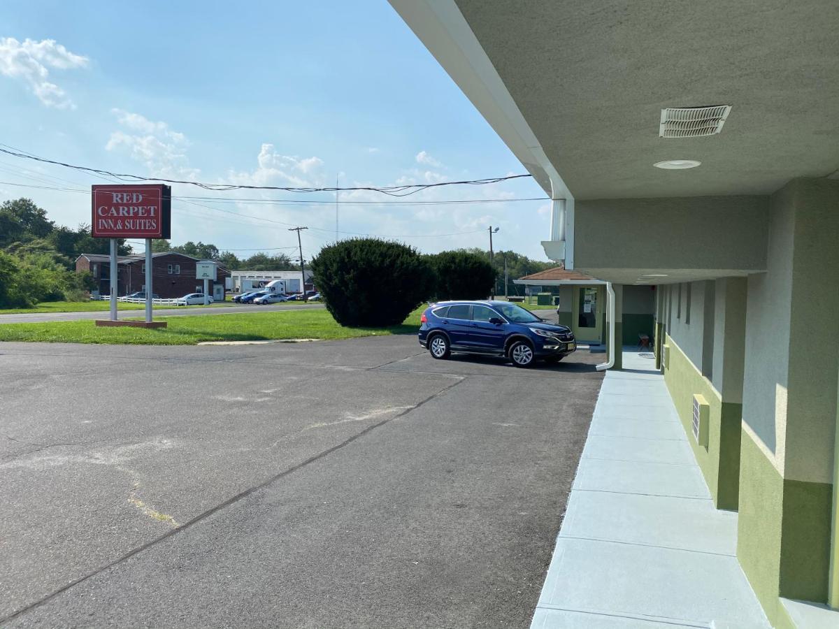 Red Carpet Inn & Suites Wrightstown Экстерьер фото
