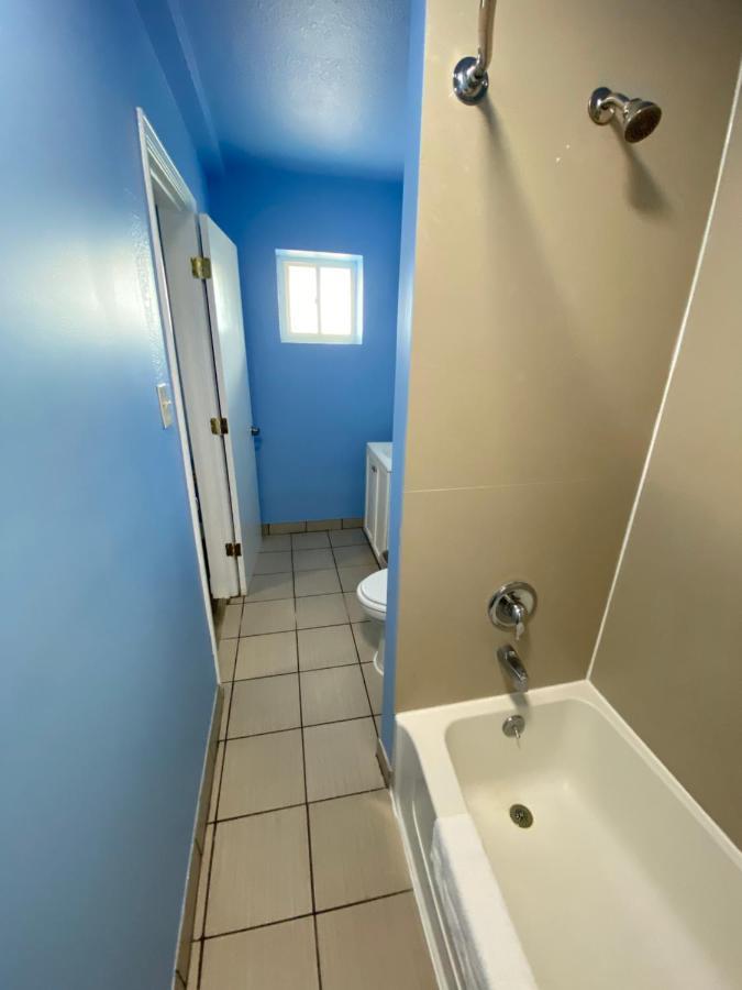 Red Carpet Inn & Suites Wrightstown Экстерьер фото