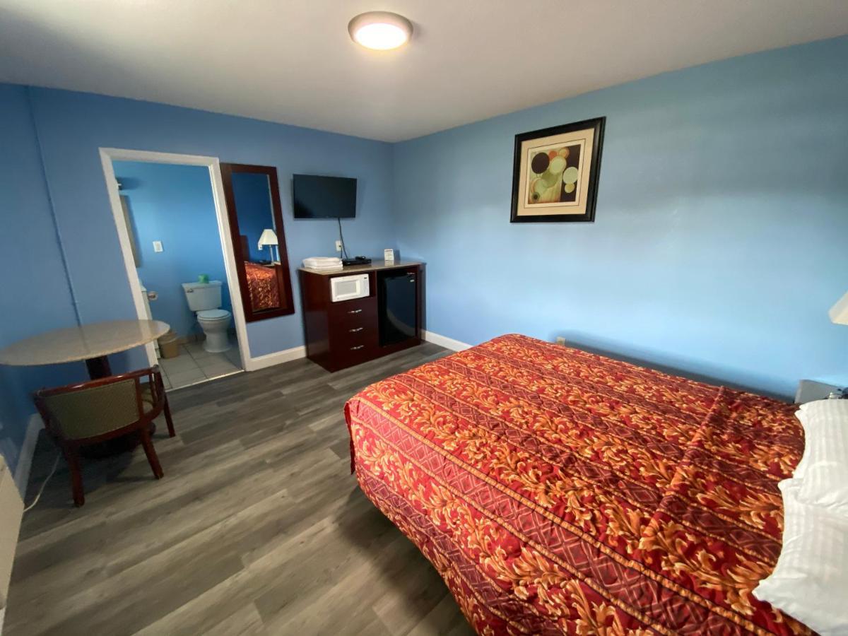 Red Carpet Inn & Suites Wrightstown Экстерьер фото