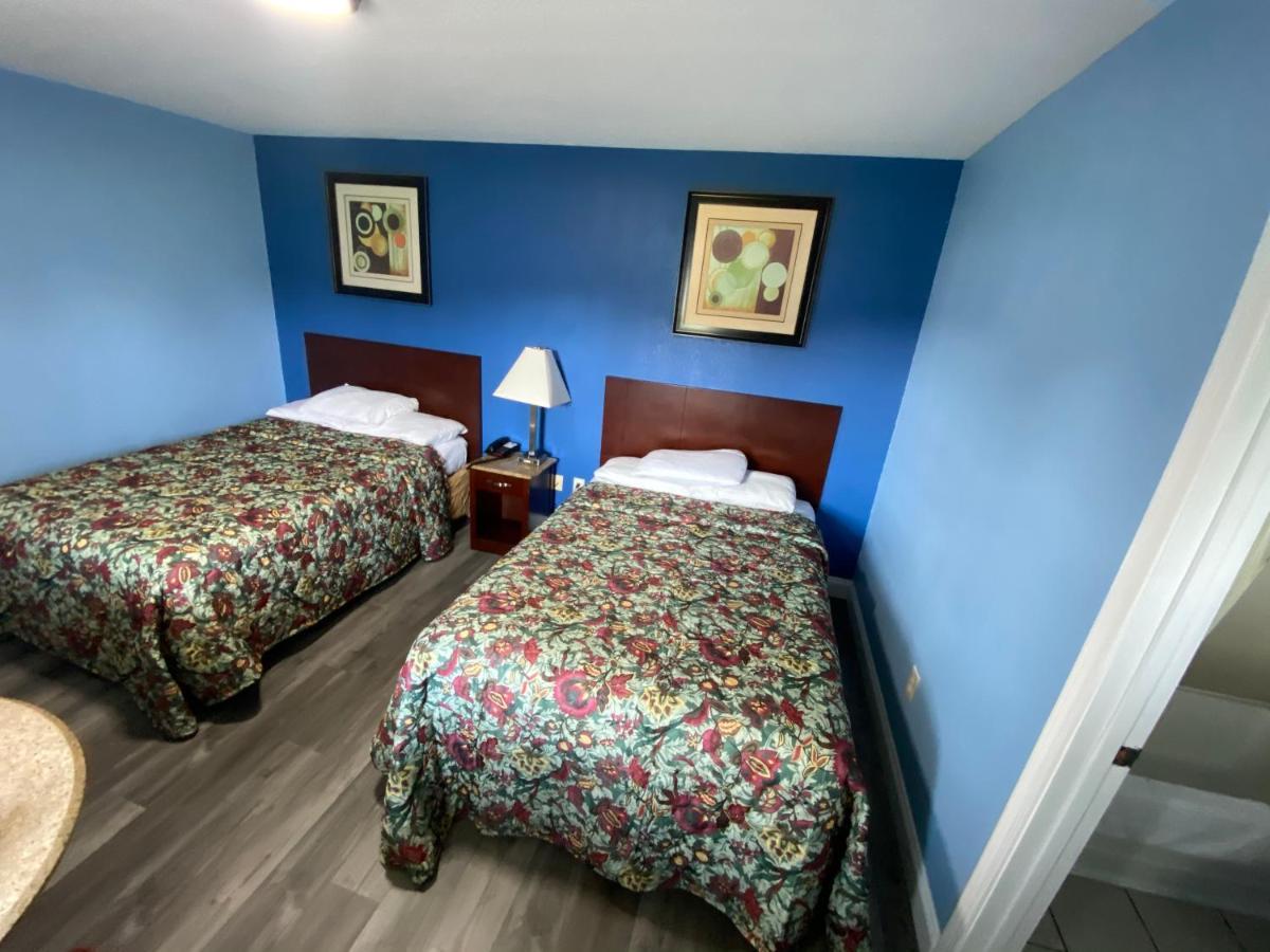 Red Carpet Inn & Suites Wrightstown Экстерьер фото