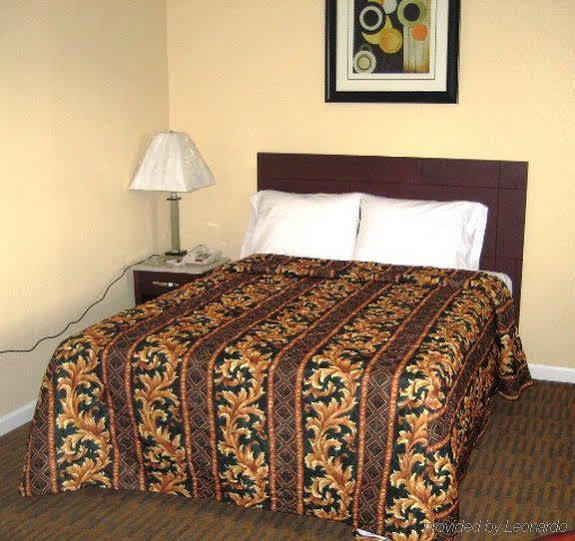 Red Carpet Inn & Suites Wrightstown Номер фото